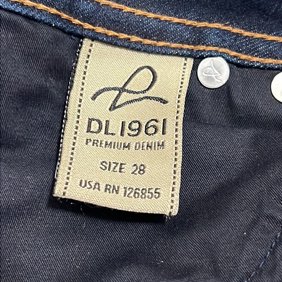 DL1961 Roxy Kick Flare Bootcut Mid Rise Dark Wash Jeans Size 28 - Picture 8 of 9